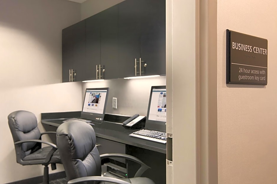 Hampton Inn and Suites Roanoke Airport/Valley View Mall