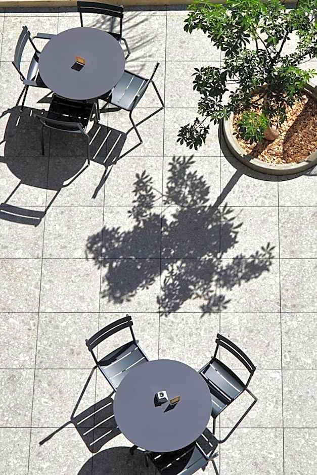 DINA MORGABINE SAINT DENIS