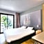 B&B Hôtel Villeneuve Loubet Village