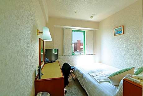 Semi Double Room - Non-Smoking