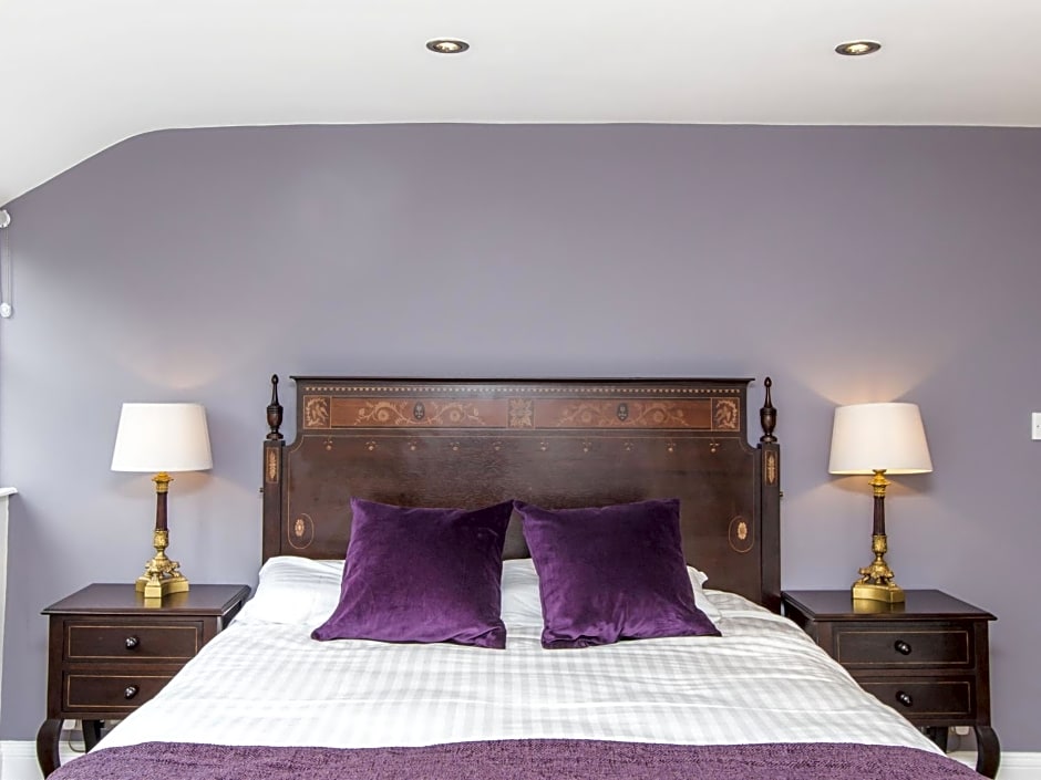 3 Berkeley Square Guesthouse