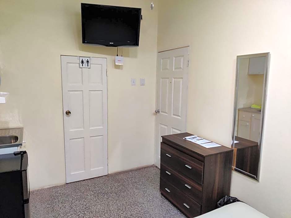 Woodbrook on the Avenue