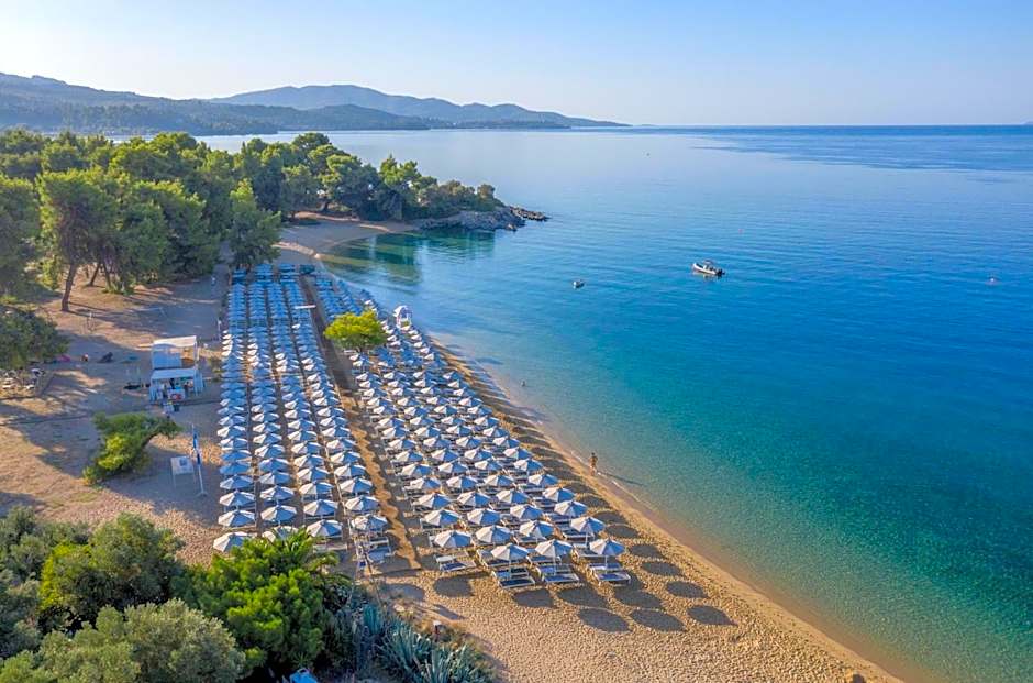 Lagomandra Luxury Suites with Private Pools