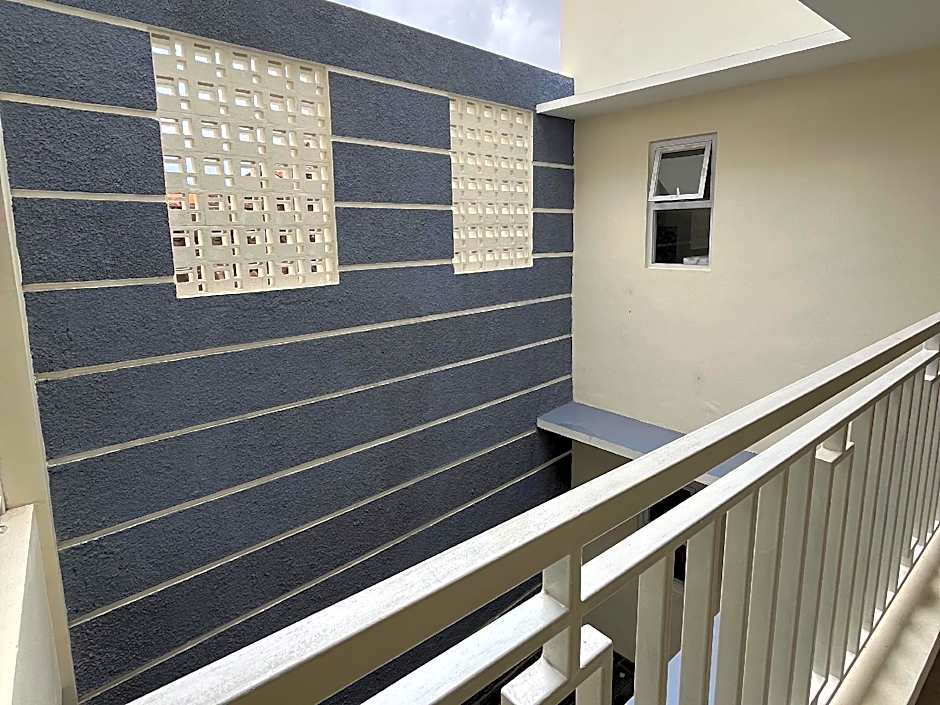 Urbanview Indria Inn Solo by RedDoorz