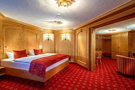Black Forest - Deluxe Suite with Balcony and Panoramic View