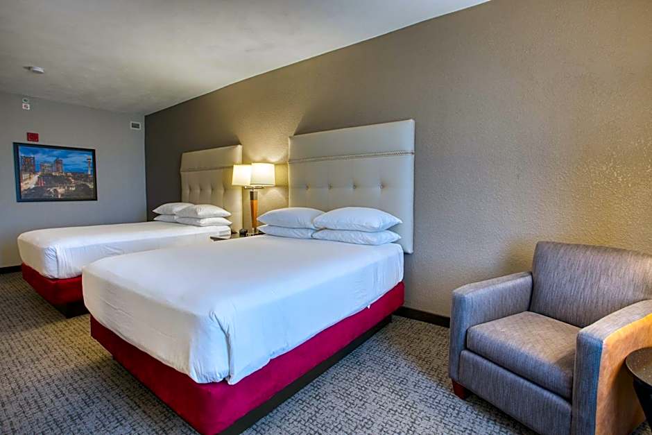 Drury Inn & Suites Near La Cantera