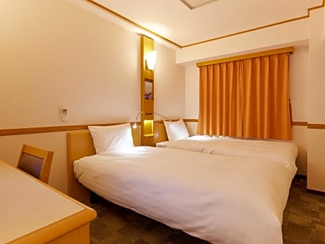 Twin Room - Non-Smoking