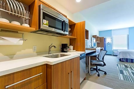 1 KING BED 1 BEDROOM SUITE NONSMOKING FREE BRKFST/WI-FI-KITCHEN W/MICRO/FRIDGE SEPARATE BDRM/LIVING-HDTV-SOFABED-WORK AREA