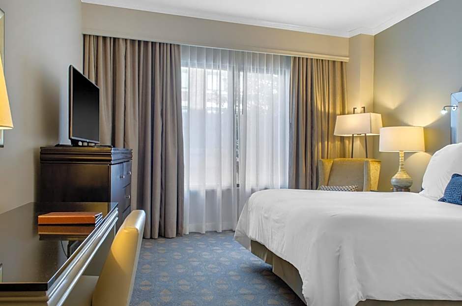 THE RIVERFRONT HOTEL NEW ORLEANS