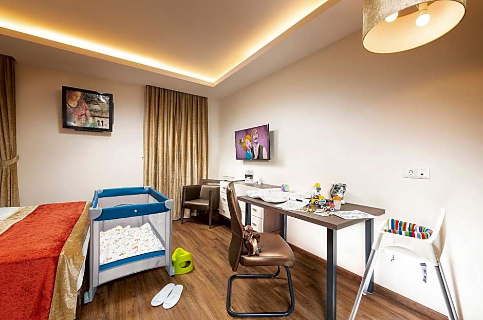 Opera Garden Hotel & Apartments