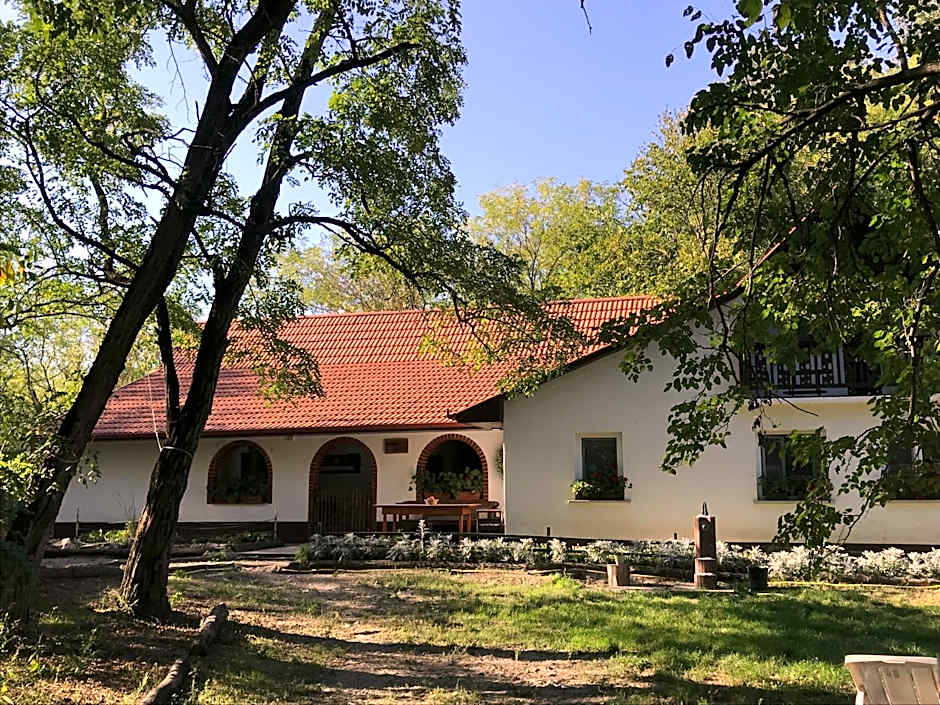 Tornácos Tanya Vendégház*** és Gasztroporta