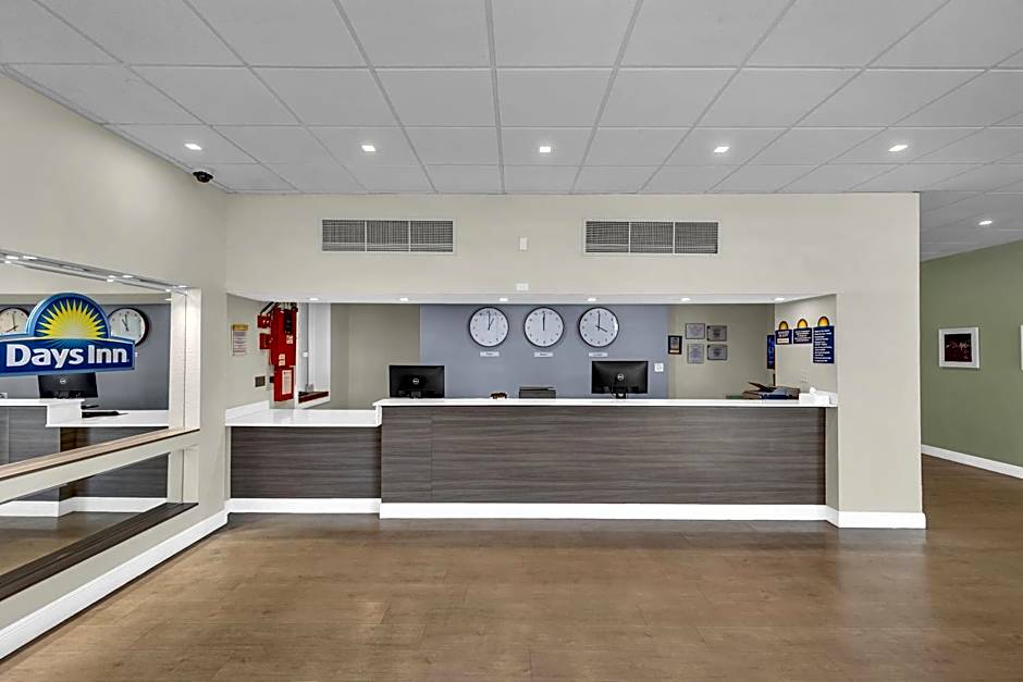 Days Inn by Wyndham Titusville Kennedy Space Center