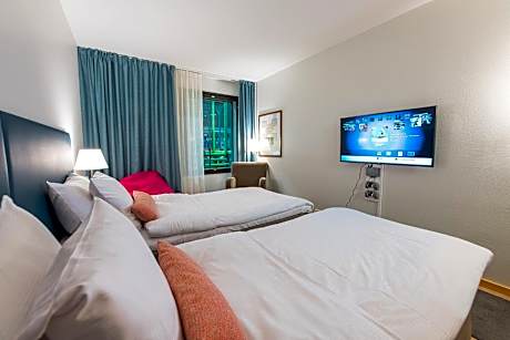 Standard Twin Room Play - Inside Superpark view