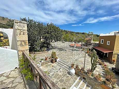 TRIPLE ROOM (3 ADULTS)