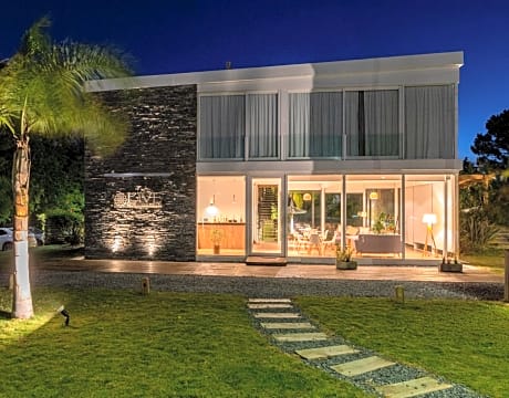 Live Hotel Boutique (Adults only)