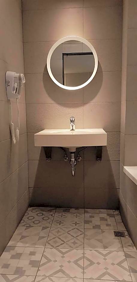 New California Hotel