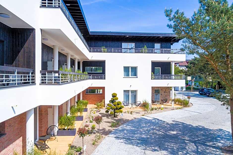 APARTAMENTY przy plaży z basenem z podgrzewaną wodą i mini SPA - Ośrodek Kolonijno-Wczasowy Mewa