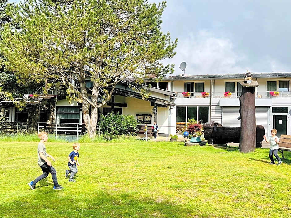 Landhotel Tanneneck - ideal fur Gruppen, Familien und Hunde