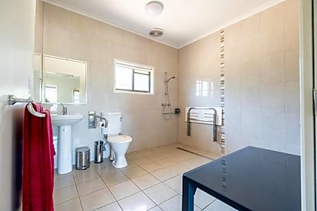 Queen Room - Disability Access