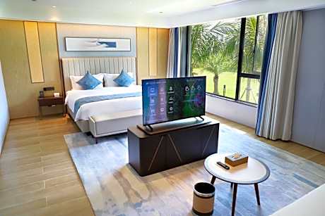 Standard King Room with Sea View - Mobility Access
