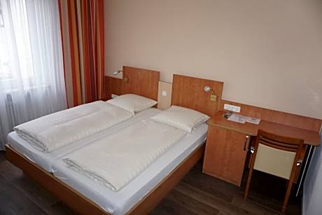 Double Room with Shared Bathroom