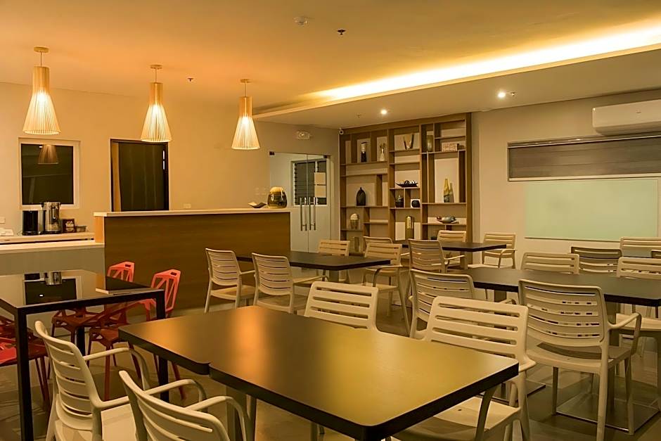 1A EXPRESS HOTEL