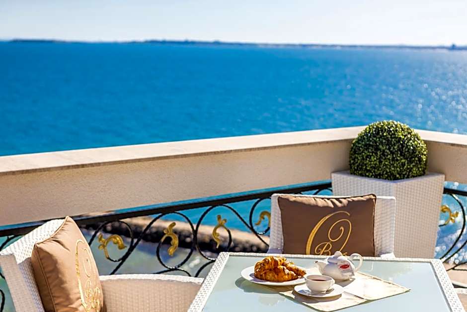 Onyx Beach Residence - Free Beach Access & Parking