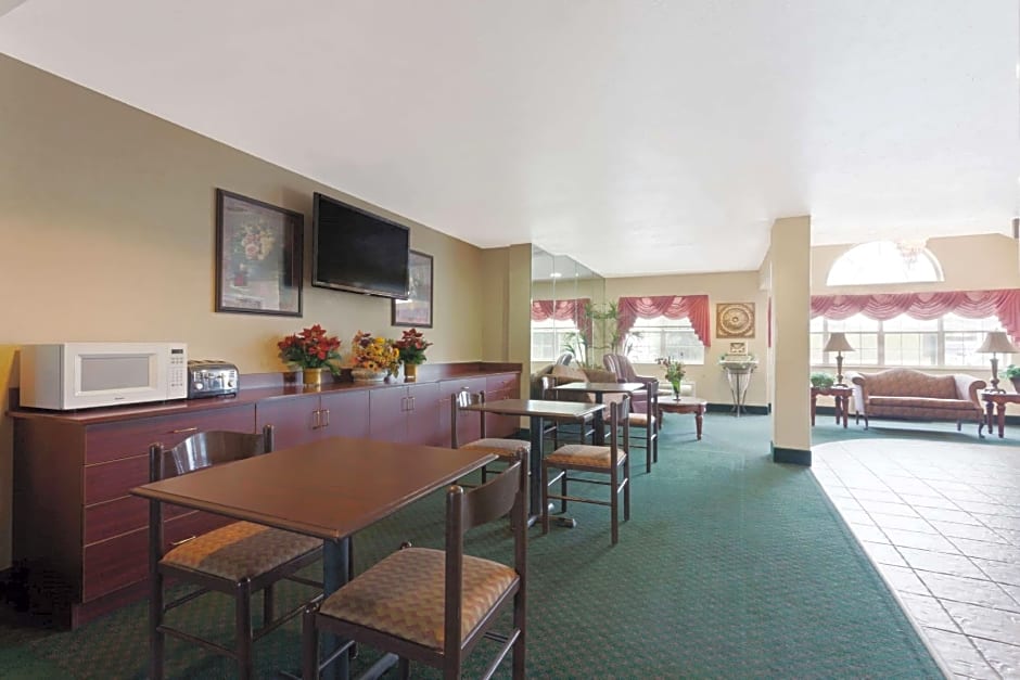 Microtel Inn & Suites By Wyndham Brandon