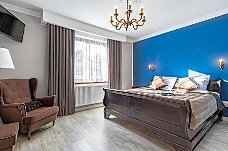 Apartment with Garden View