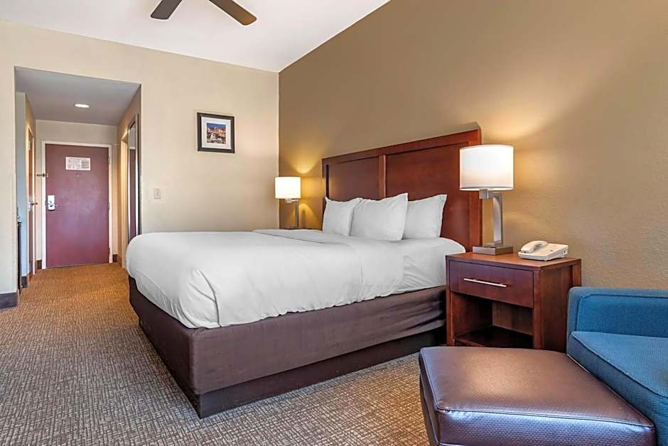 Comfort Inn & Suites Clinton - Jackson West