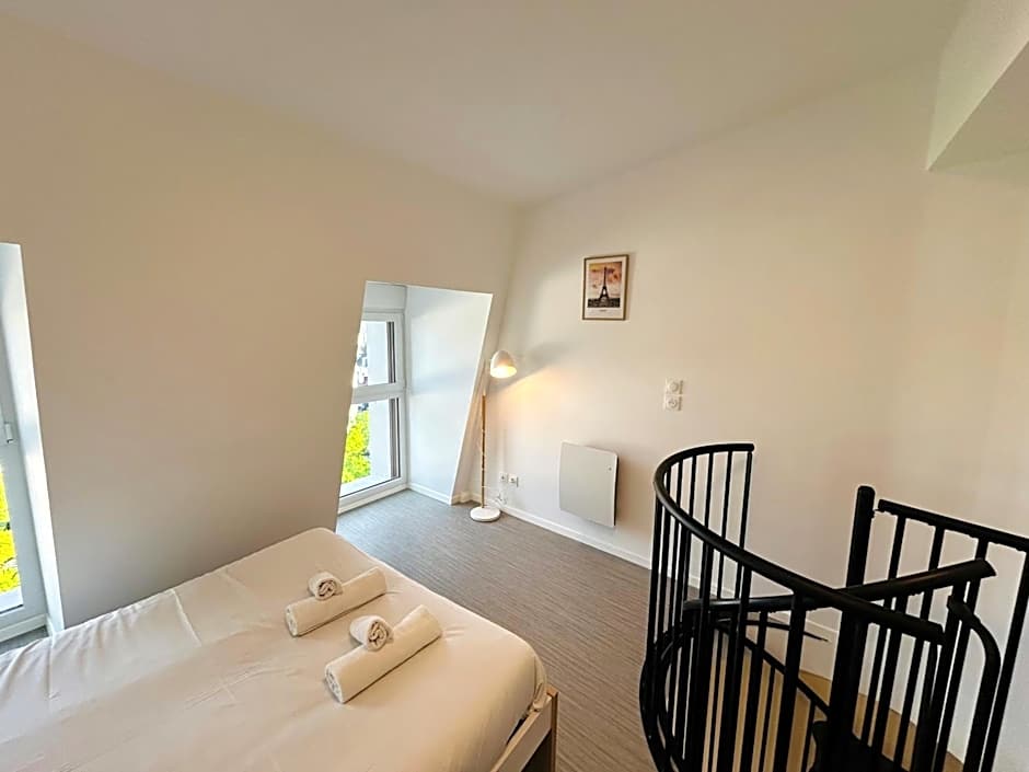 We Live In R - Duplex 501