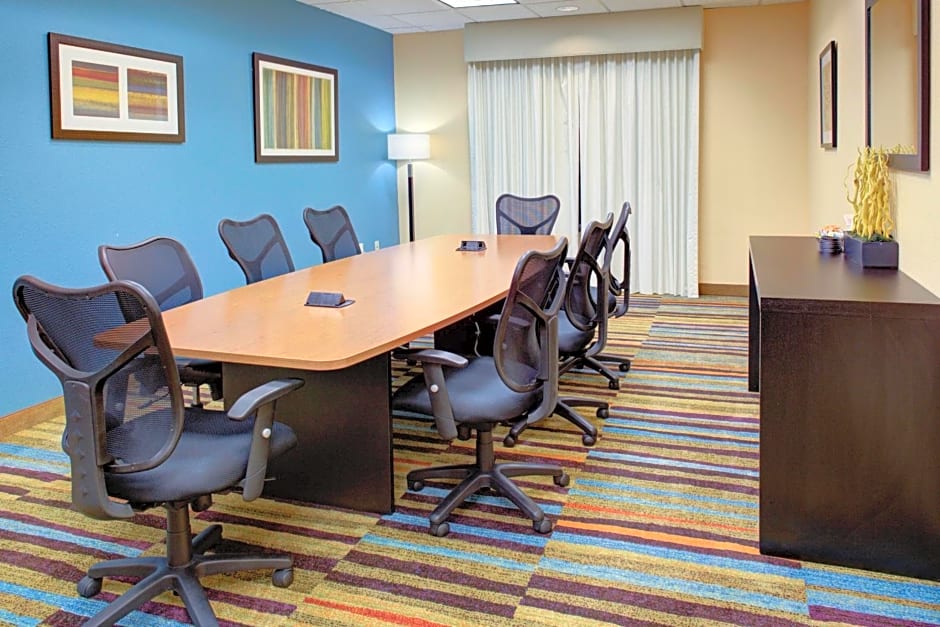Fairfield Inn and Suites by Marriott Seymour
