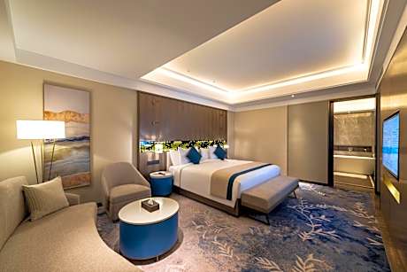 Grand Superior Room