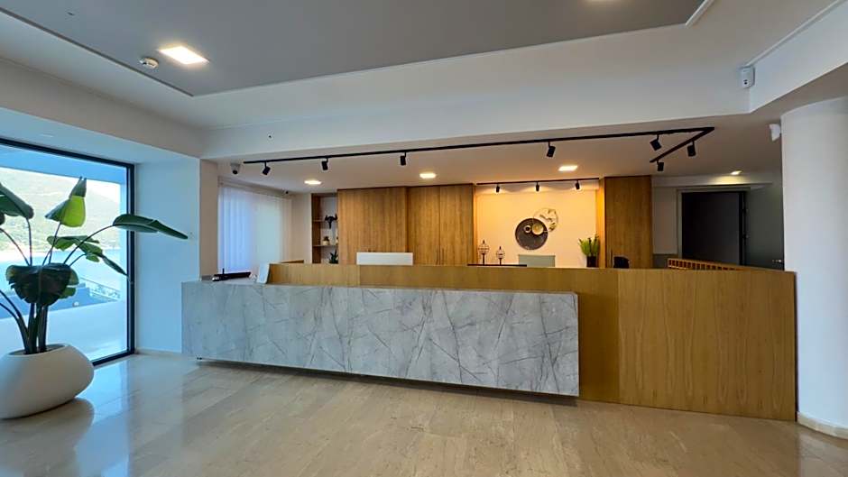 Ponti Beach Hotel