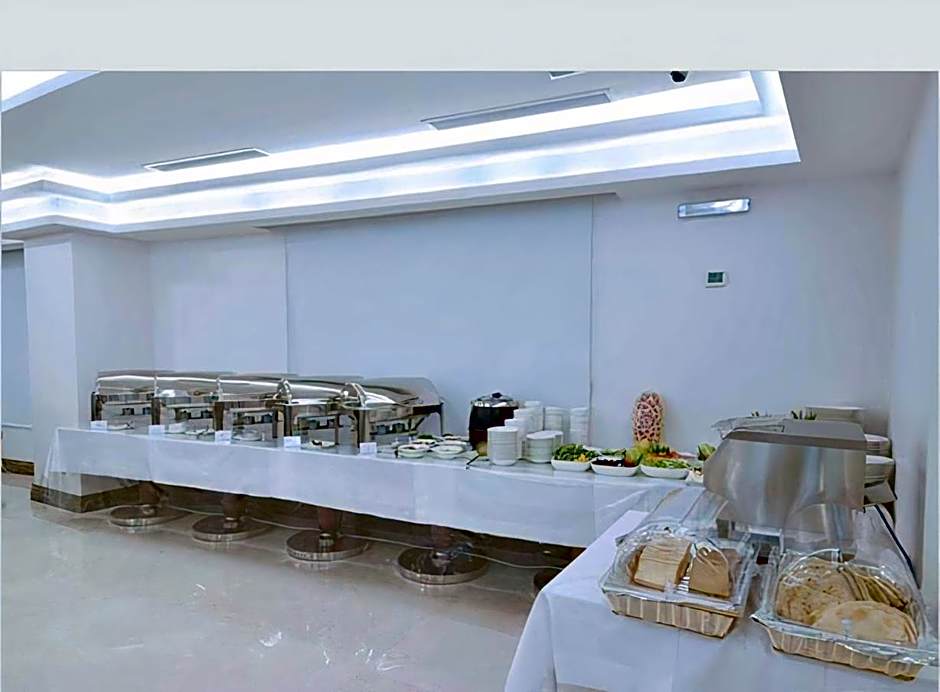 Zaha Al Munawara Hotel