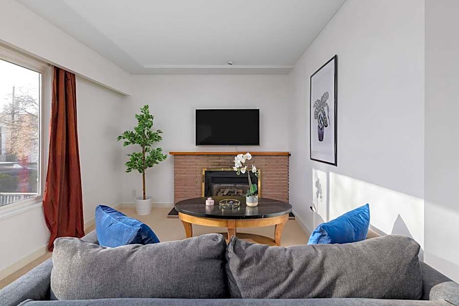 Lovely 2BR Home in Foster Ave