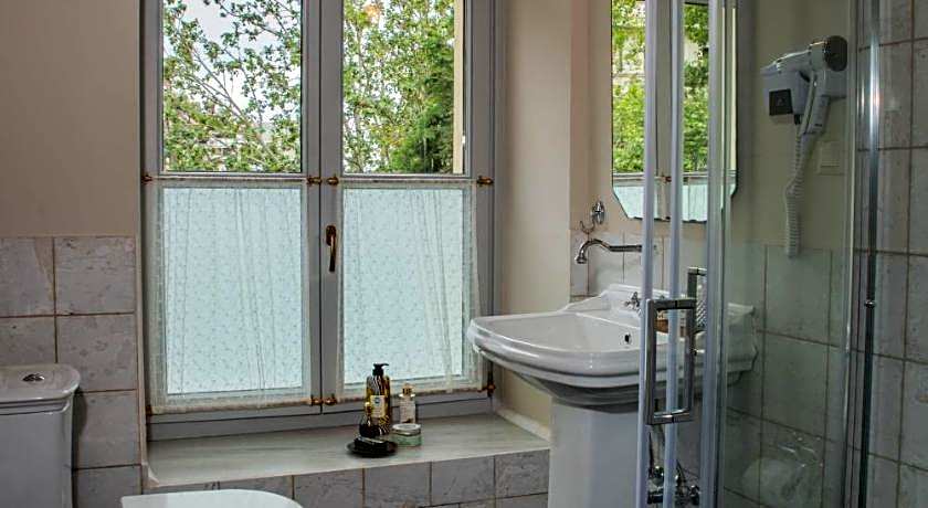 Kyria Boutique House