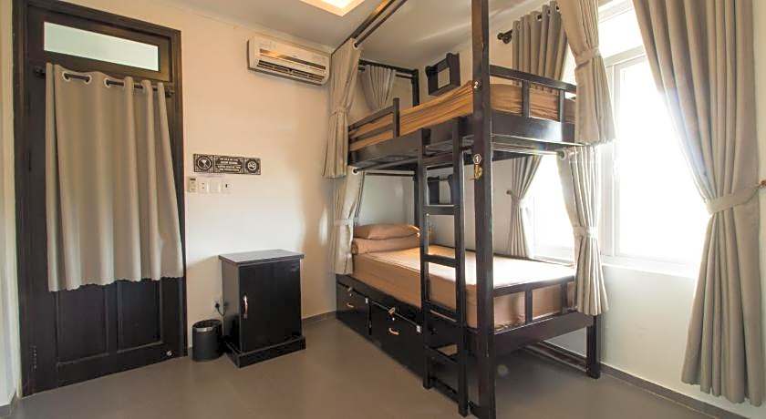 Phu House Hostel