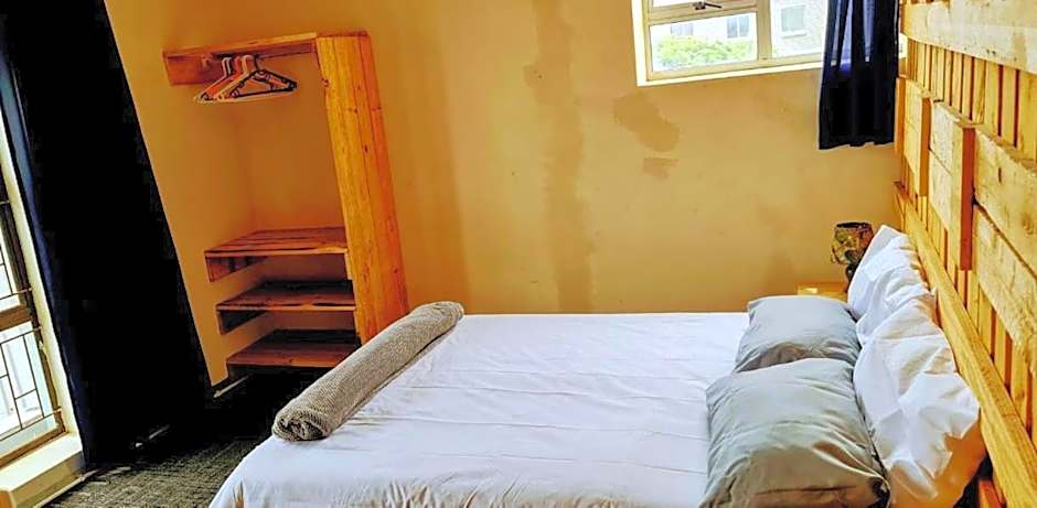 Sunset beach backpackers