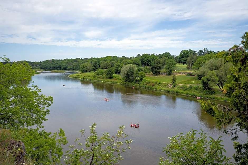 Holiday Inn Express & Suites Kitchener Southeast By IHG