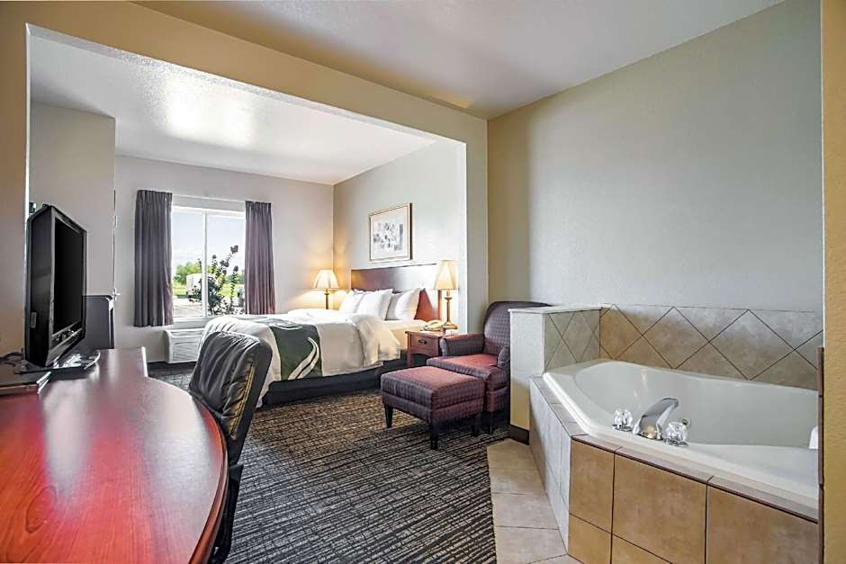 Quality Inn Parsons North