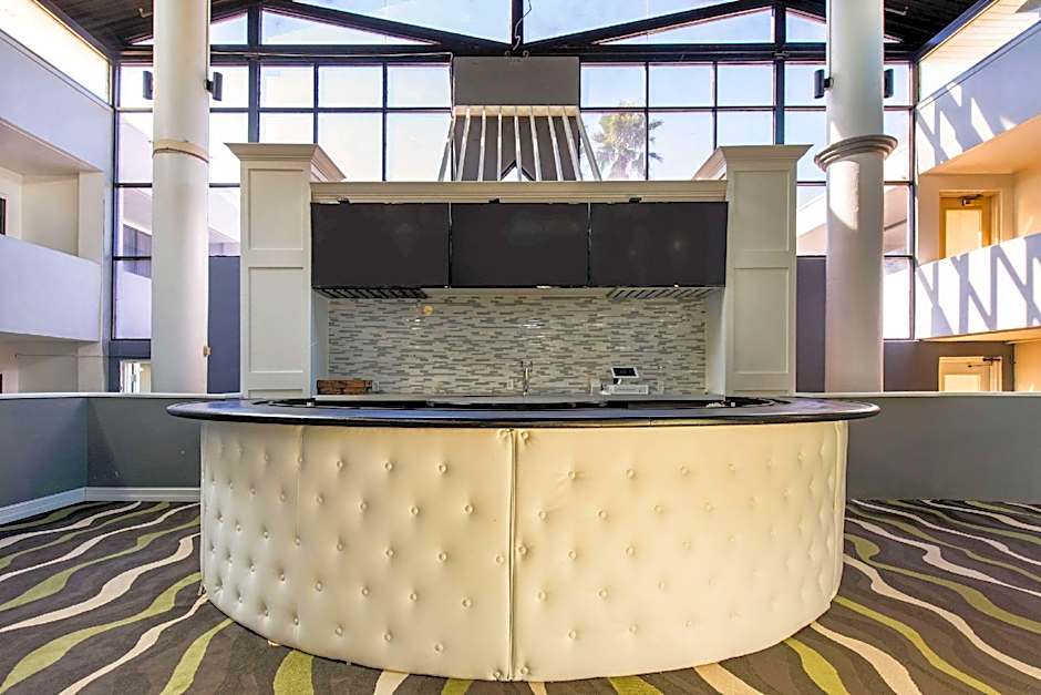 Econo Lodge Orlando Airport – Orlando, FL