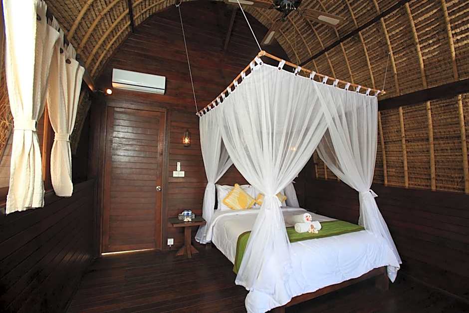 Sunset Coin Lembongan