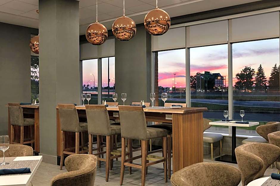 Embassy Suites by Hilton Montreal Airport