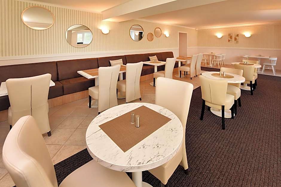 APLEND Hotel Lujza Major