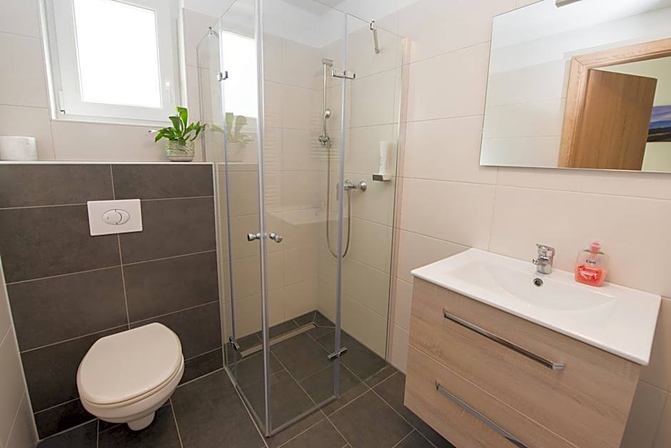 Ferienwohnungen und Zimmer Yassi