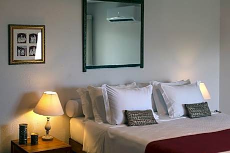 Family House with Garden View & Private Pool