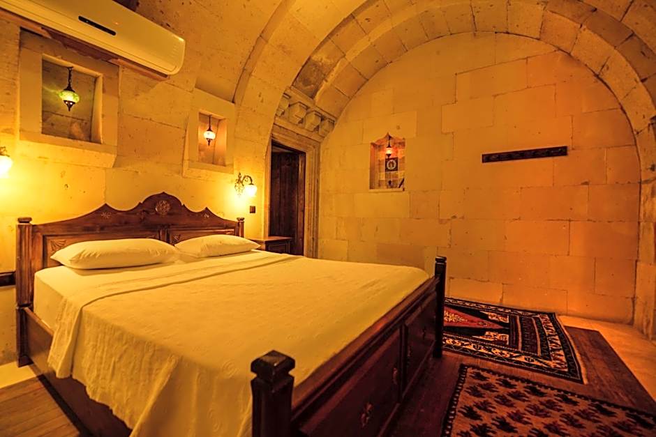 Vineyard Cave Hotel