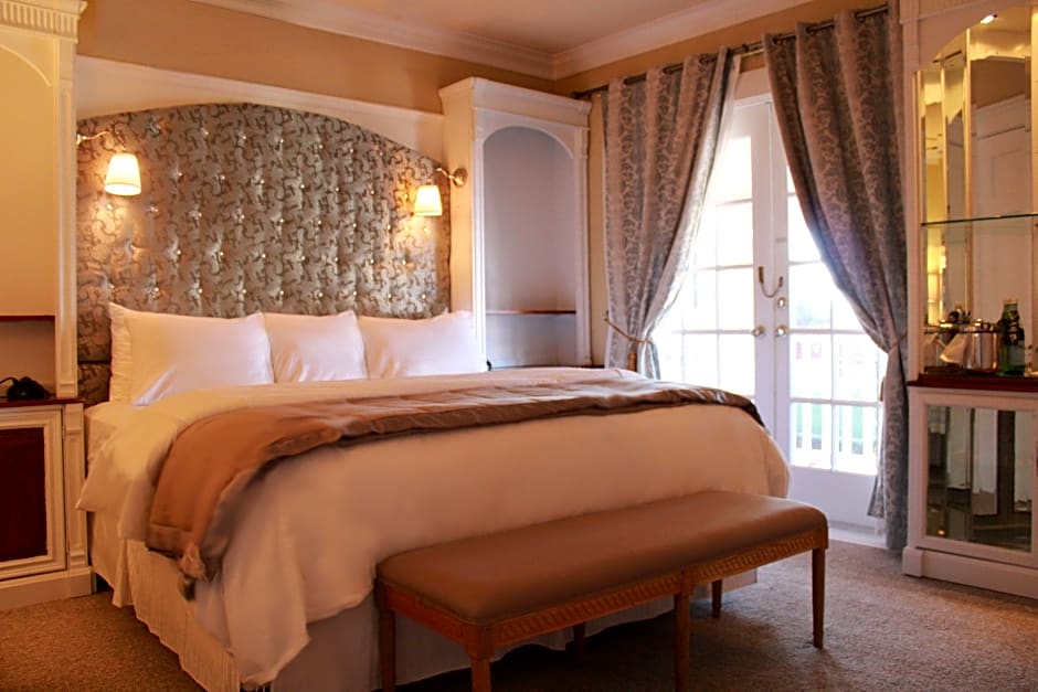 The Riverview Hotel