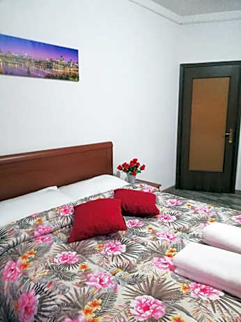Standard Double Shared Bathroom
